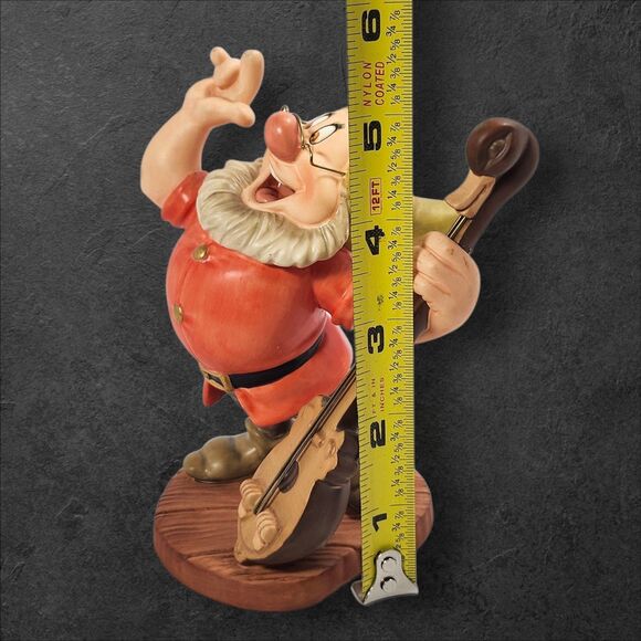 Disney Doc “Cheerful Leader” Snow White Seven Dwarfs 1995 Figurine Retired READ - Picture 9 of 9